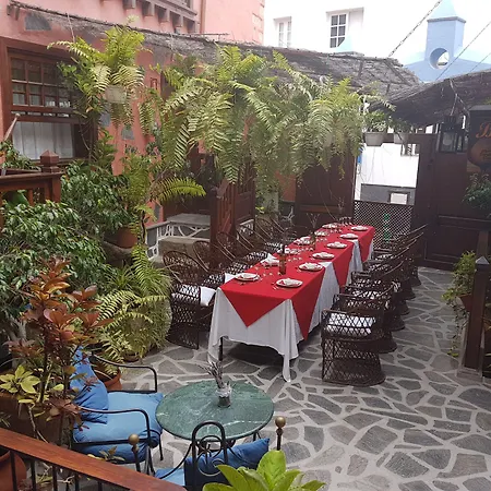 フォンダ セントラル 2* アデヘ