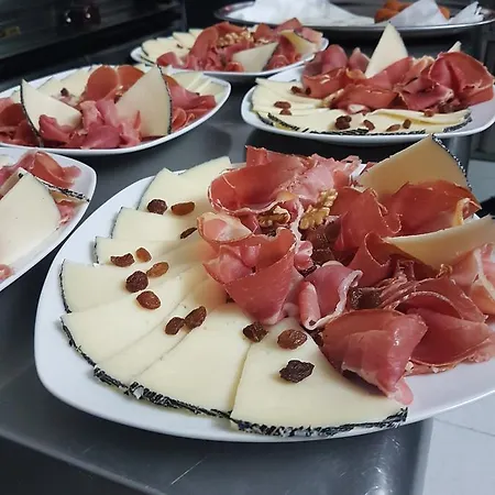 芳达中心酒店