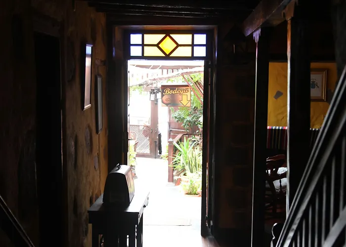 芳达中心酒店 阿德耶